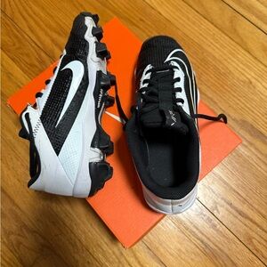 NIKE Vapor Edge Shark Low Football Cleats Shoes Sneakers Size 4Y Boys